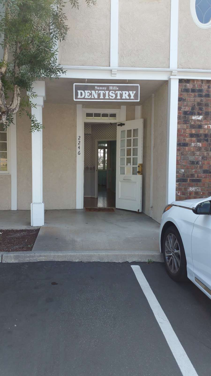 Sunny Hills Dental Group | 2246 Rosecrans Ave, Fullerton, CA 92833, USA | Phone: (714) 870-4111