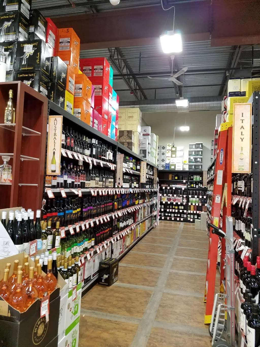 Liquor & Wine Warehouse | 4593 Austin Blvd, Island Park, NY 11558 | Phone: (516) 897-9463