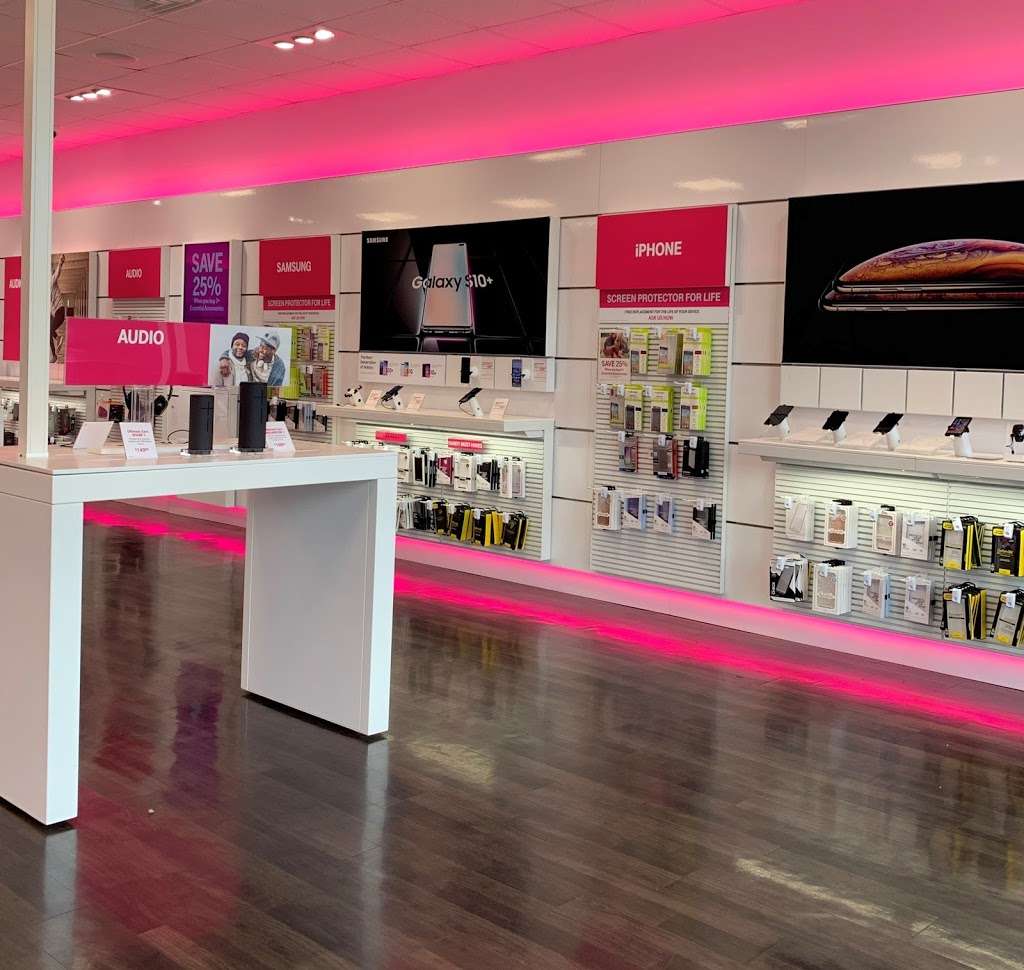 T-Mobile | 4407 W Fuqua Rd Suite F, Houston, TX 77045, USA | Phone: (713) 433-3948