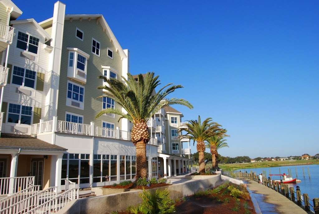 The Waterfront Inn | 1105 Lake Shore Dr, The Villages, FL 32162, USA | Phone: (352) 753-7535