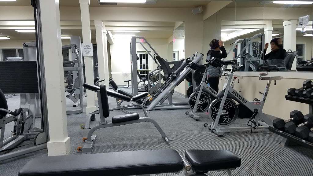 Thompson Center Fitness Facility | 6090 Kingstowne Village Pkwy, Alexandria, VA 22315, USA | Phone: (703) 922-4216