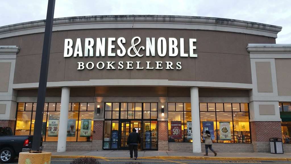 Barnes & Noble | 842 Sunrise Hwy, Bay Shore, NY 11706, USA | Phone: (631) 206-0198