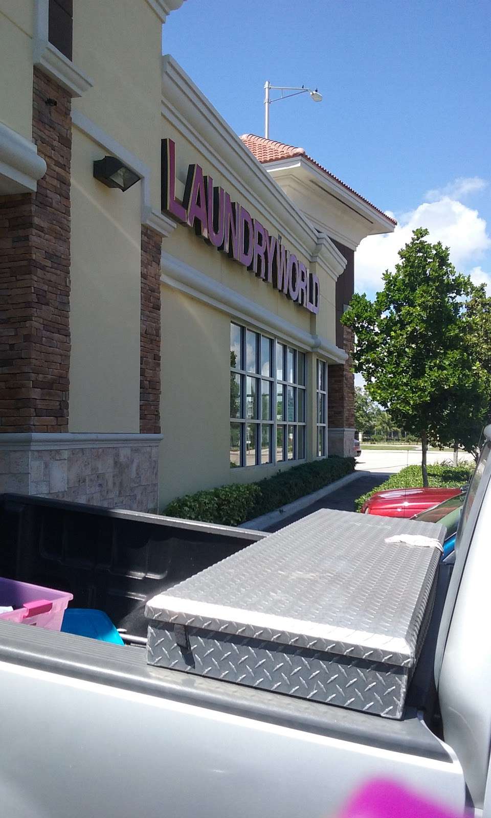 Laundry World | 1198 N Federal Hwy, Pompano Beach, FL 33062, USA