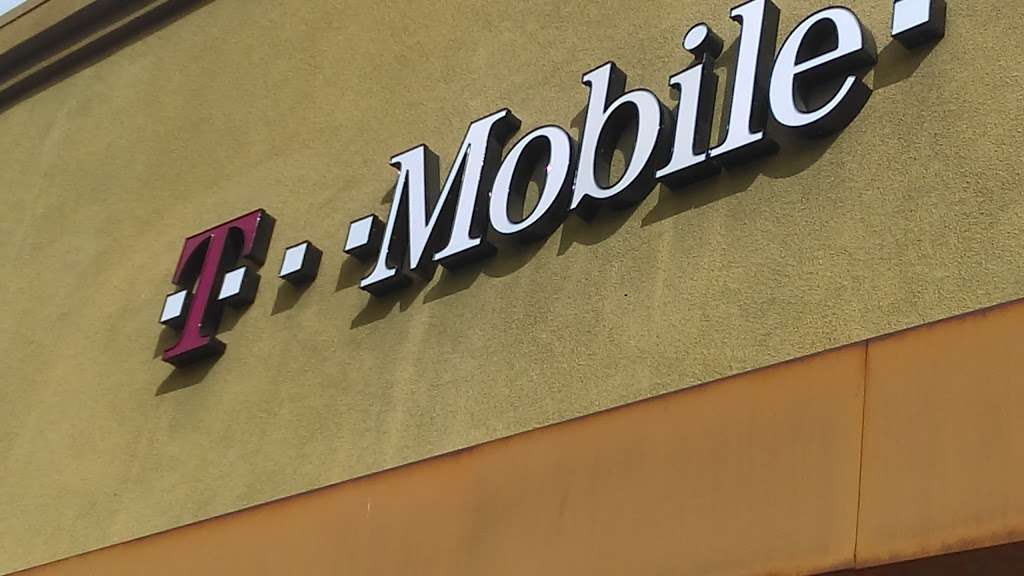 T-Mobile | 1431 W Knox St Suite 1500, Torrance, CA 90501, USA | Phone: (310) 328-2560
