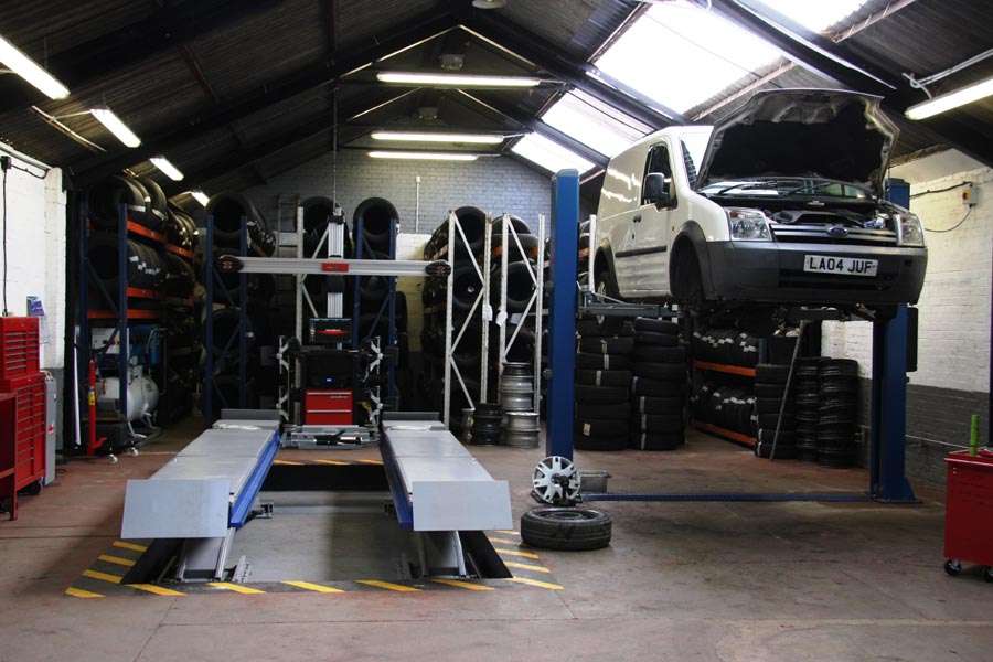 Elm Park Tyres Ltd | 235-243 Elm Park Ave, Hornchurch RM12 4PG, UK | Phone: 01708 606200