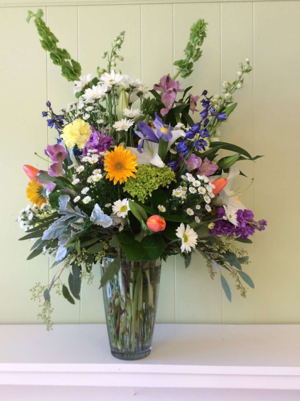 Clippers Flowers Of Lake Norman Inc. | 360 N Main St, Mooresville, NC 28115, USA | Phone: (704) 663-7673