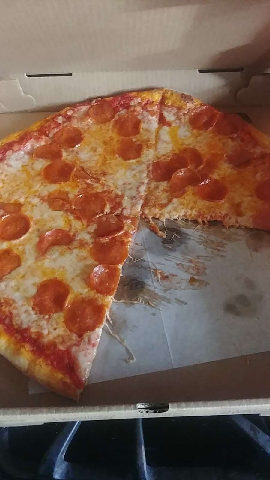 Fratellos Pizzeria and Italian Kitchen | 450 East 3rd Street, Nescopeck, PA 18635, USA | Phone: (570) 752-2701