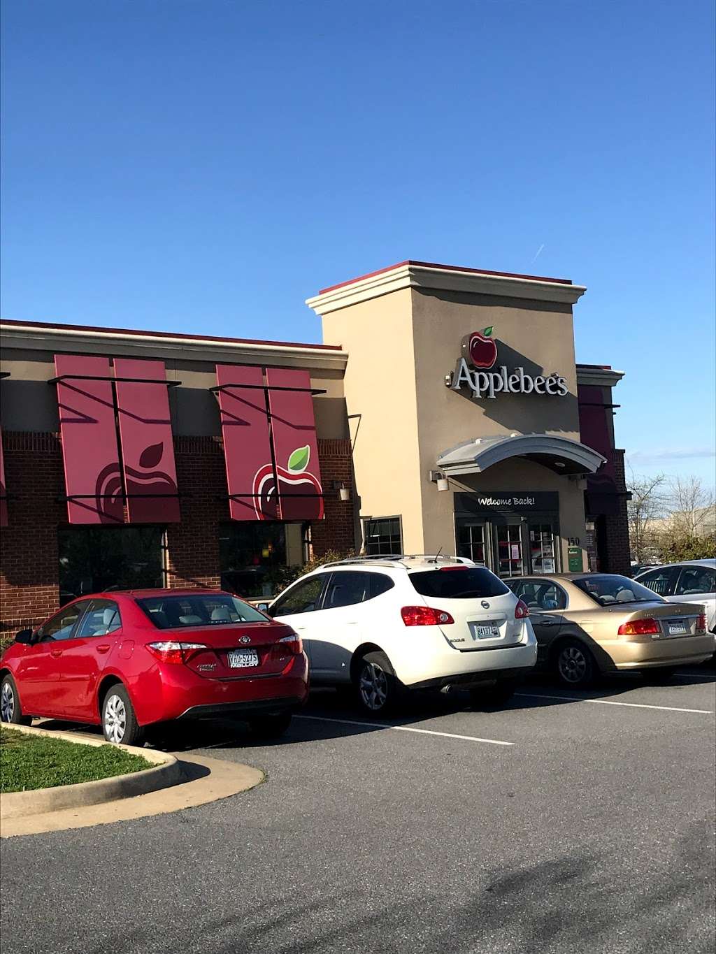 Applebees Grill + Bar | 150 Crock Wells Mill Drive, Winchester, VA 22603, USA | Phone: (540) 723-6357