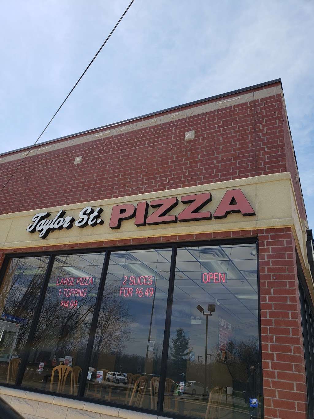 Taylor Street Pizza | 745 E Chicago St, Elgin, IL 60120 | Phone: (847) 741-7300