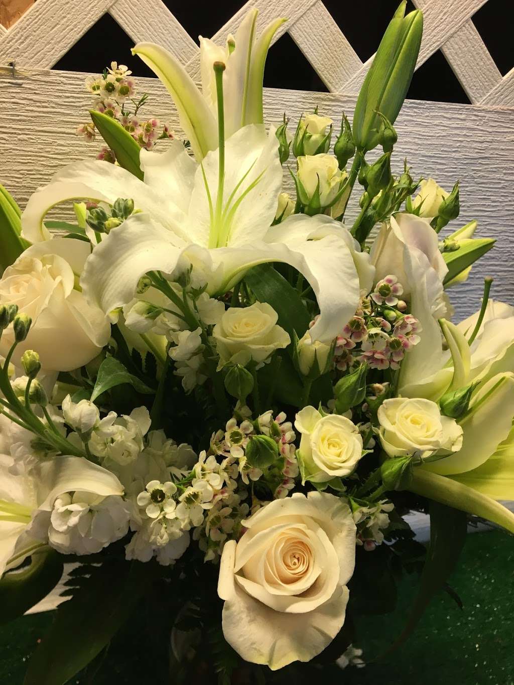 Four Seasons Flowers & Gifts | 6630 W Cactus Rd B-104, Glendale, AZ 85304, USA | Phone: (623) 878-2740