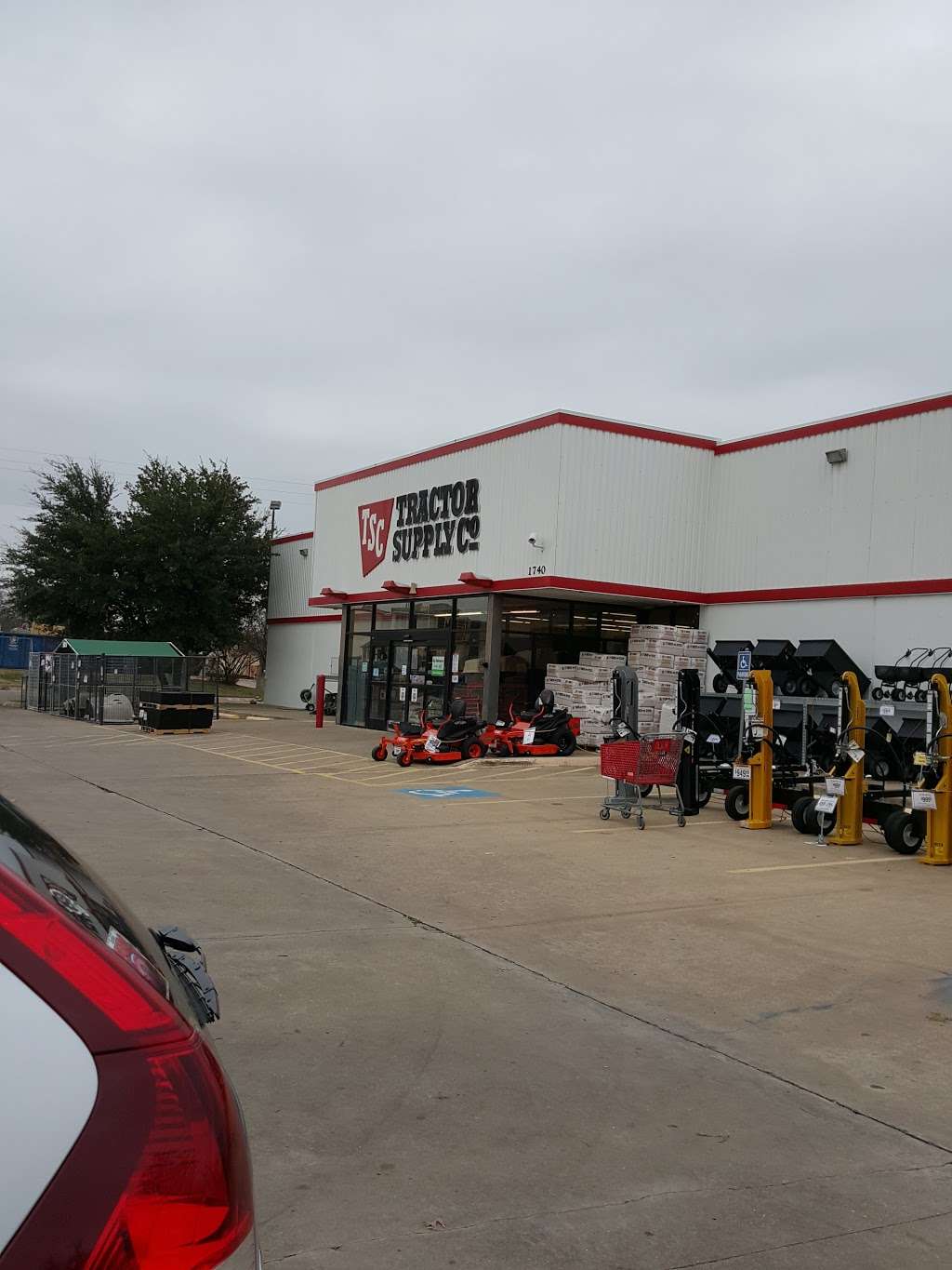 Tractor Supply Co. | 1740 N Belt Line Rd, Mesquite, TX 75149, USA | Phone: (972) 285-0411