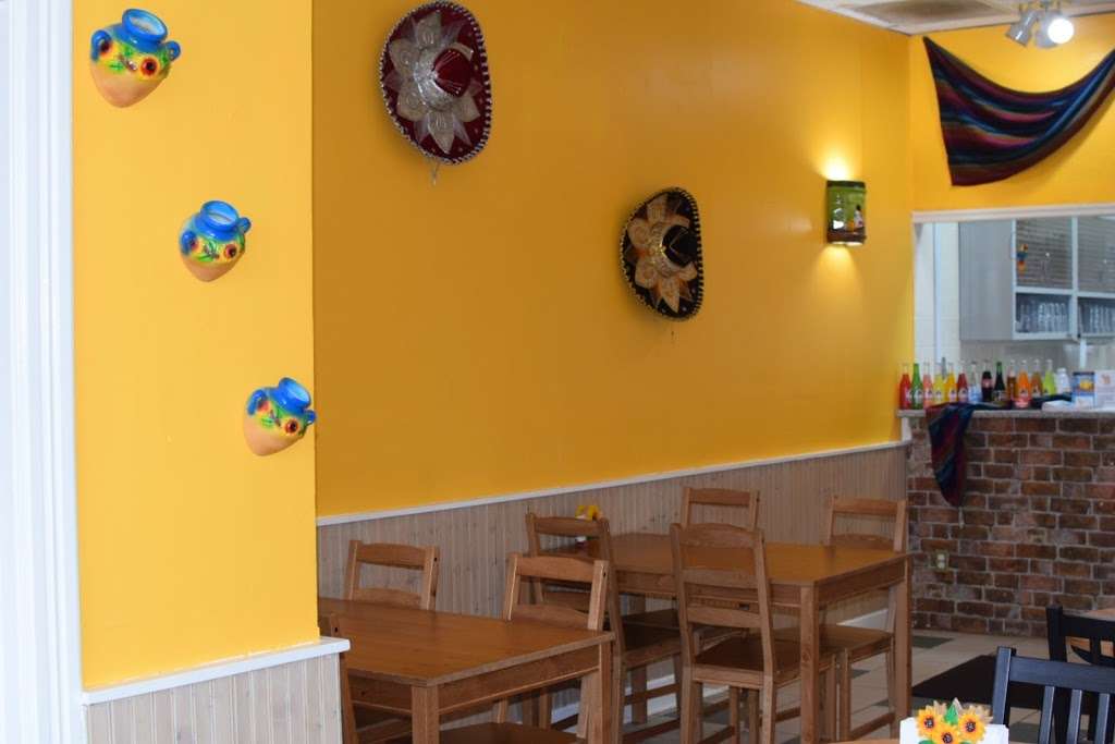 Golden Burrito Mexican Spot | 286 Route 206 South Unit B114, Flanders, NJ 07836 | Phone: (973) 927-4536