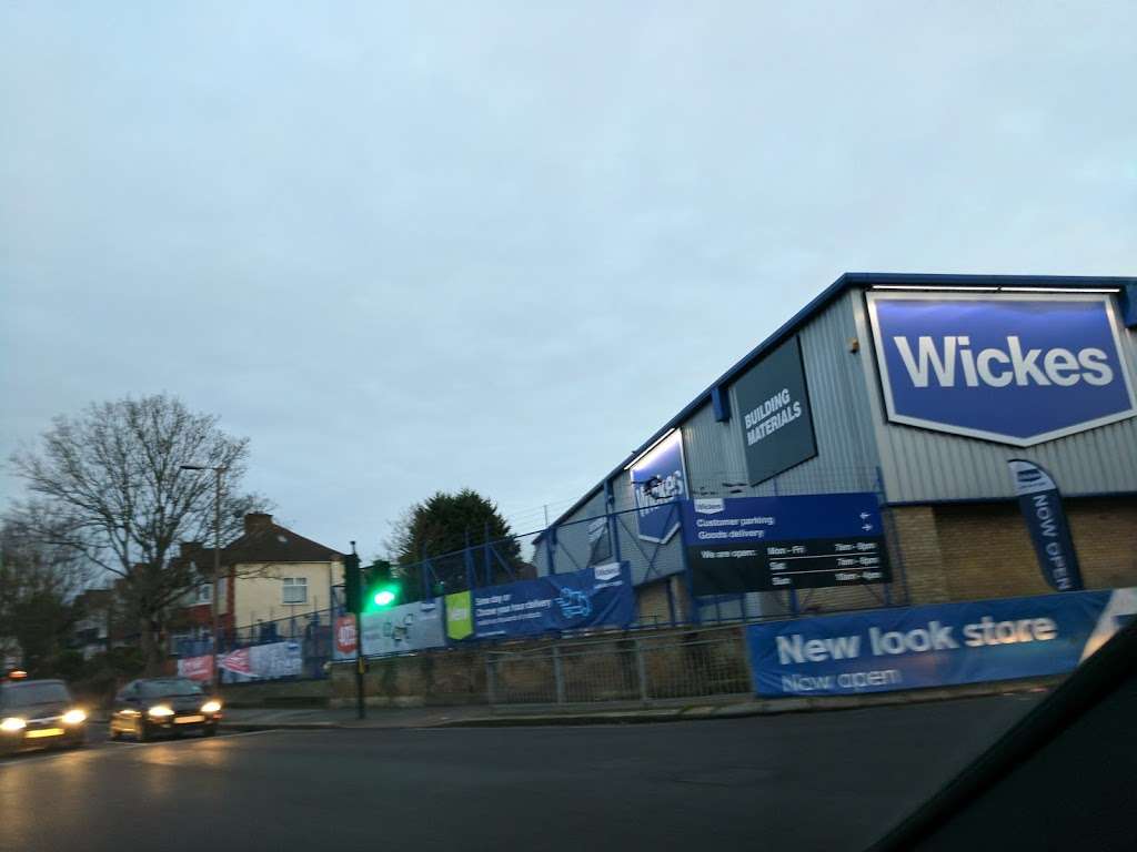 Wickes | 94 Kings Hwy, Plumstead, London SE18 2BG, UK | Phone: 020 8276 5500