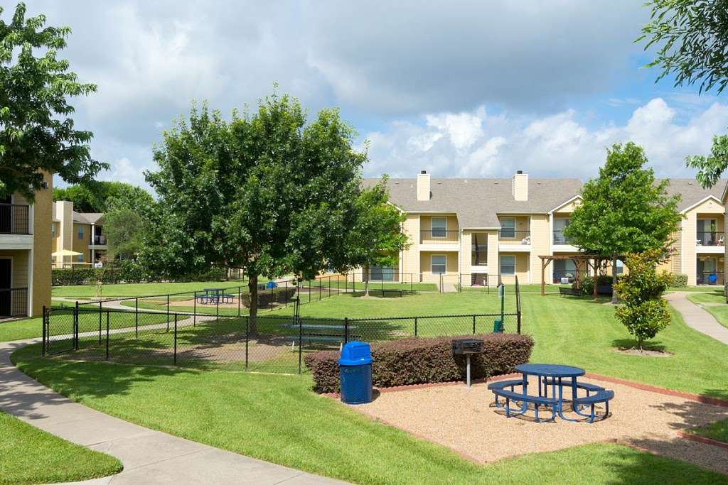 College View Apartments | 3333 Luella Blvd, La Porte, TX 77571, USA | Phone: (281) 408-4642