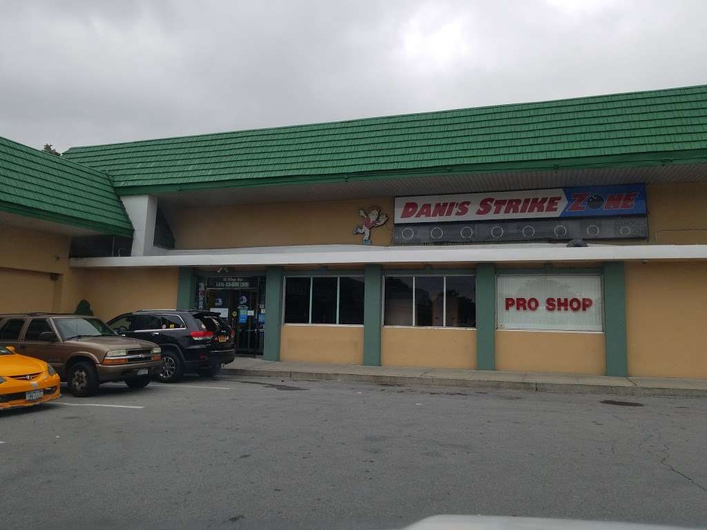 Danis Strike Zone | 20 Village Ave, Elmont, NY 11003, USA | Phone: (516) 328-2695