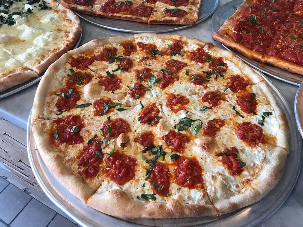 DiVino Pizzeria Restaurant | 164-02 Cross Bay Blvd, Howard Beach, NY 11414, USA | Phone: (718) 738-2005