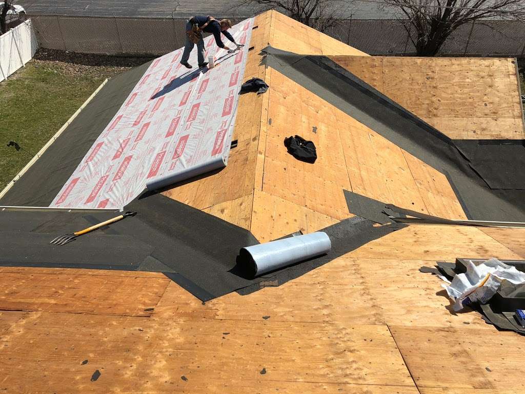 Heritage Roofing | 6749 Maple Ct, Bridgeview, IL 60455 | Phone: (708) 253-2561