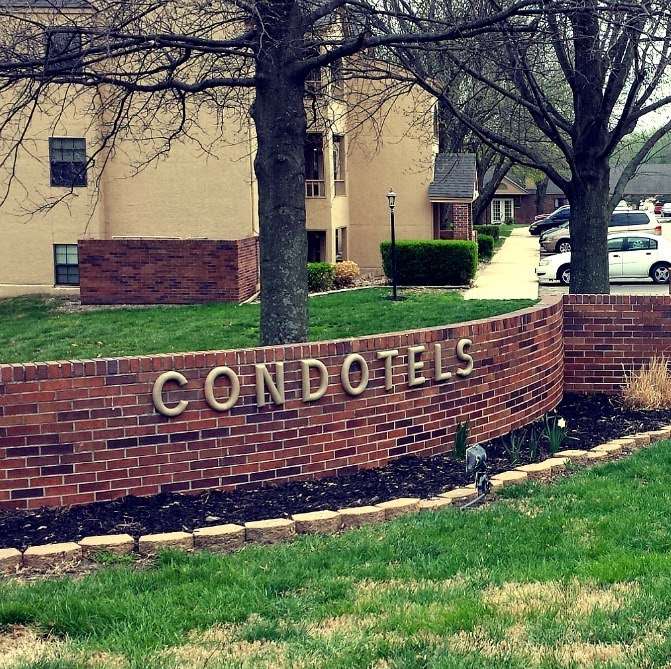 Condotels Suites | 801 Eisenhower Rd, Lansing, KS 66043, USA | Phone: (913) 727-6590