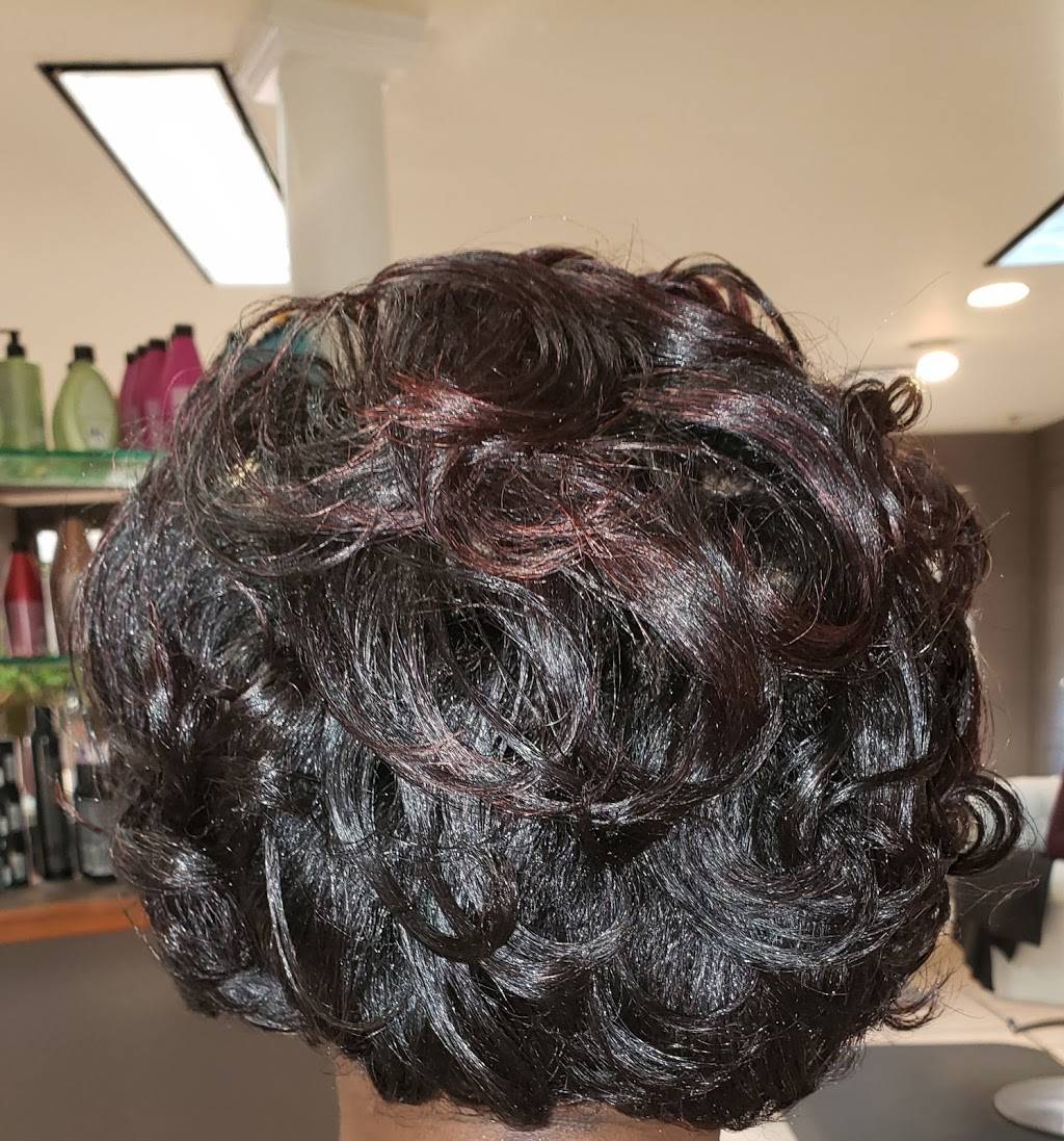 Debra Lawrence, Curl Specialist/ Cosmetologist | 4141 White Oak Dr Suite 101, Vestavia Hills, AL 35243 | Phone: (205) 299-9652