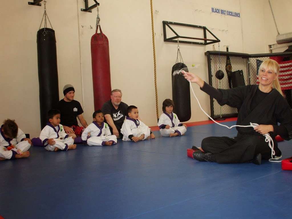 United Self-Defense Hayastan MMA Academy | 1817 E Ave Q A-7, Palmdale, CA 93550, USA | Phone: (661) 267-6880