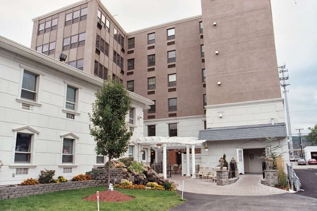 Regency Grande Nursing and Post-Acute Rehabilitation Center | 65 N Sussex St, Dover, NJ 07801 | Phone: (973) 361-5200