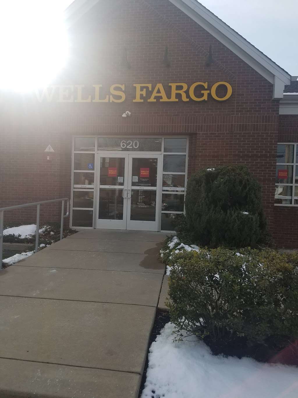 Wells Fargo Bank | 620 Huntingdon Pike, Rockledge, PA 19046 | Phone: (215) 379-2034