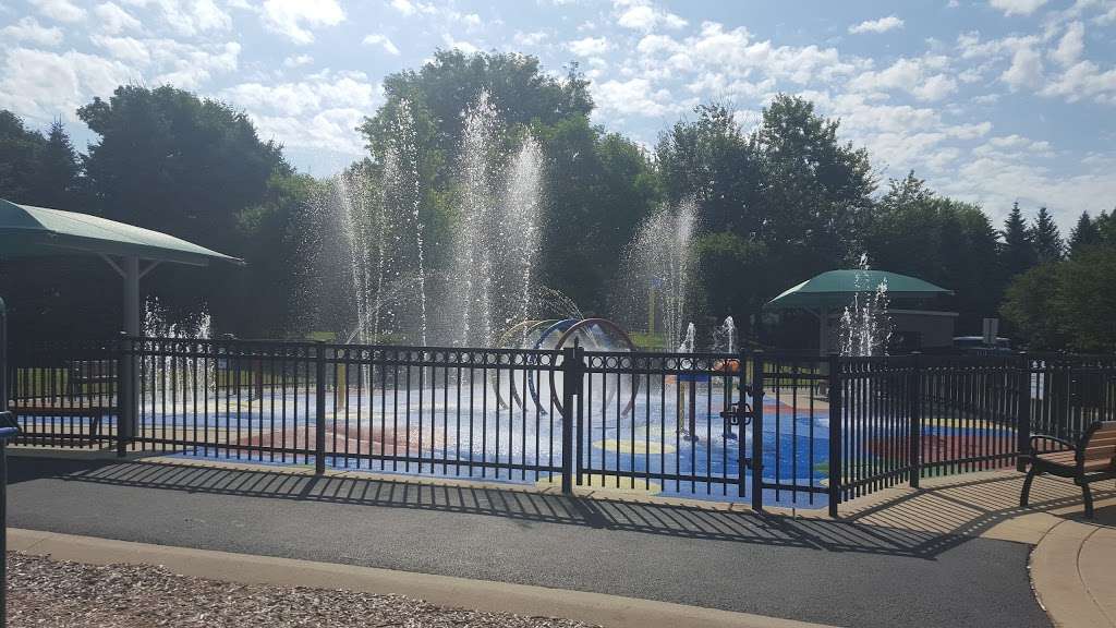 Moore Park Spray Ground | 877 Geneva Dr, Geneva, IL 60134 | Phone: (630) 232-4542