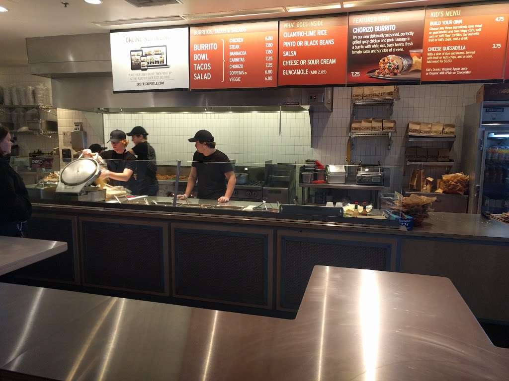 Chipotle Mexican Grill | 287 School St Ste 110, Mansfield, MA 02048 | Phone: (508) 339-2061