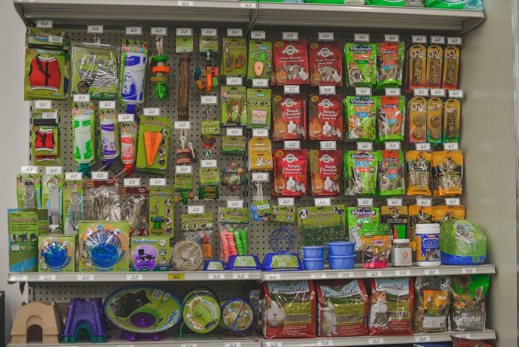 Specks Pet Supplies | 122 E McClarnon Dr, Greenfield, IN 46140 | Phone: (317) 467-1414