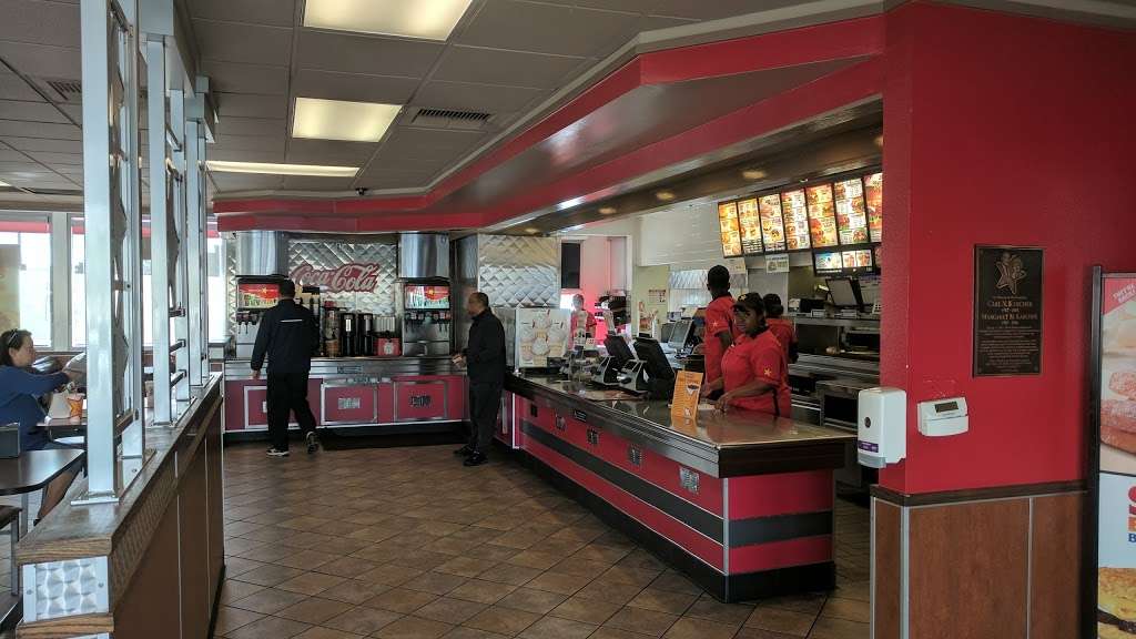 Carls Jr. | 5315 Rosecrans, Hawthorne, CA 90250, USA | Phone: (310) 643-6330