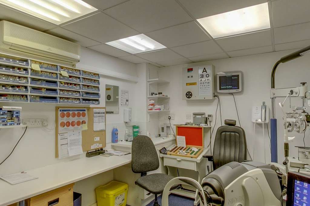 Eye Clinic Opticians | 173 Manor Rd, Chigwell IG7 5QB, UK | Phone: 020 8928 1500