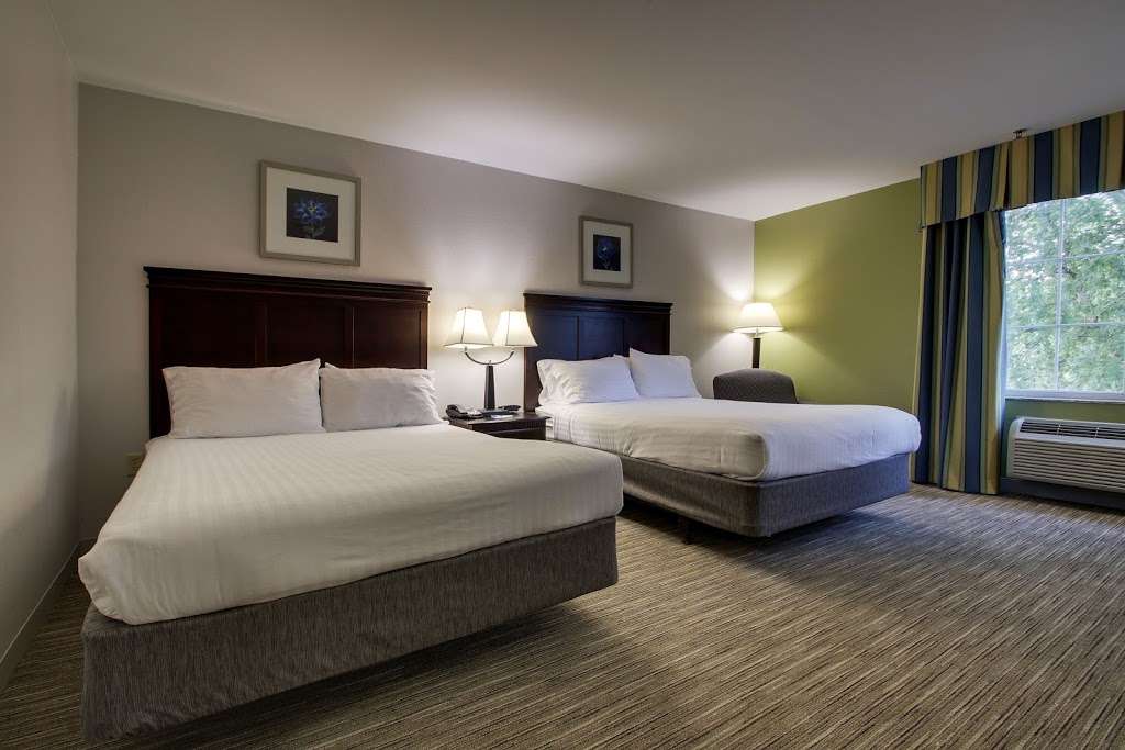 Holiday Inn Express & Suites Middleboro Raynham | 43 Harding St, Middleborough, MA 02346, USA | Phone: (508) 946-3398