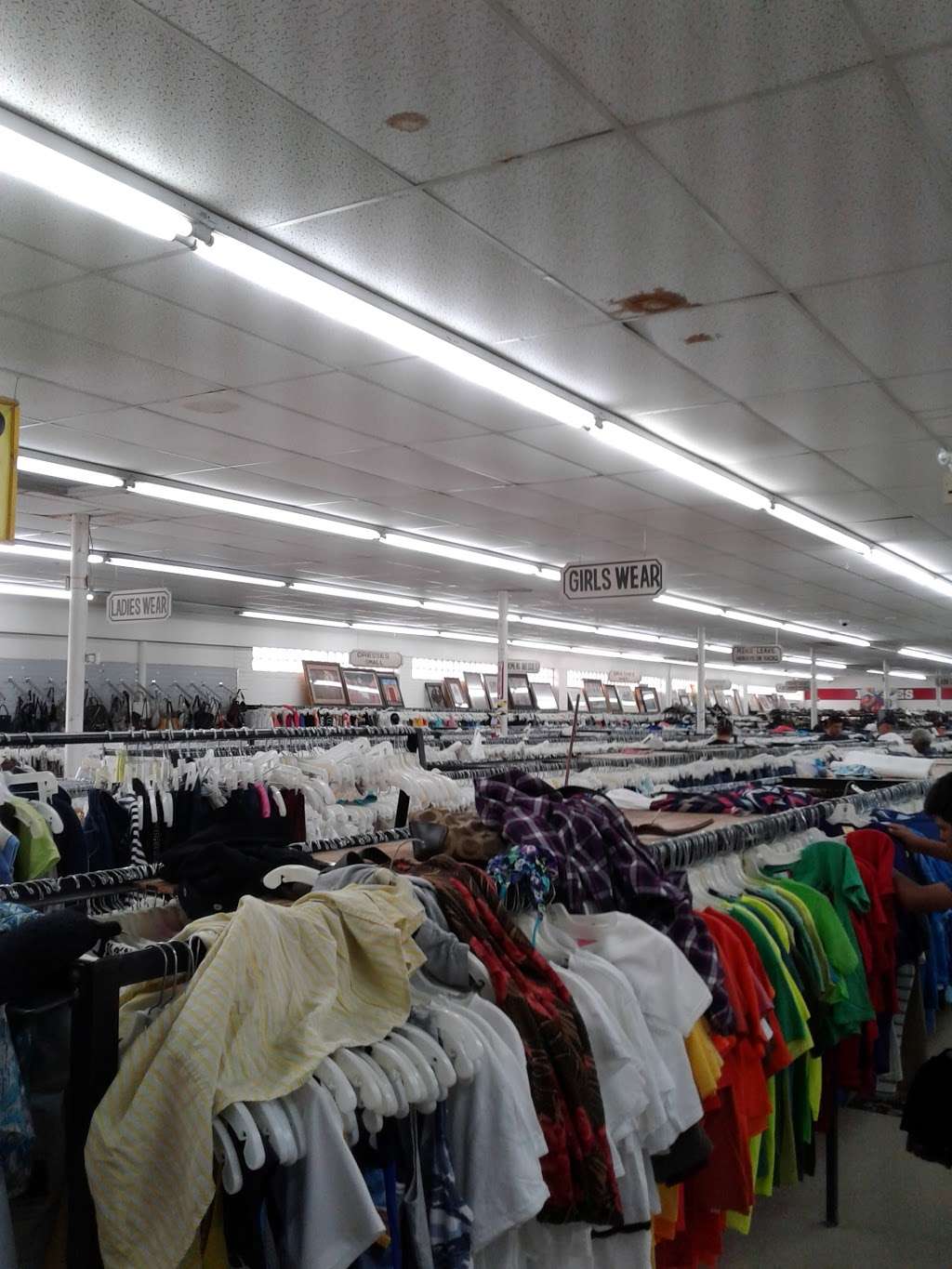 Family Thrift Center | 3020 Little York Rd, Houston, TX 77093, USA | Phone: (713) 696-4202