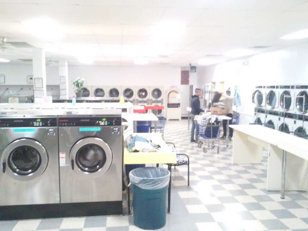 Central Park Coin Laundry | 7511 E Iliff Ave, Denver, CO 80231, USA | Phone: (303) 745-5803