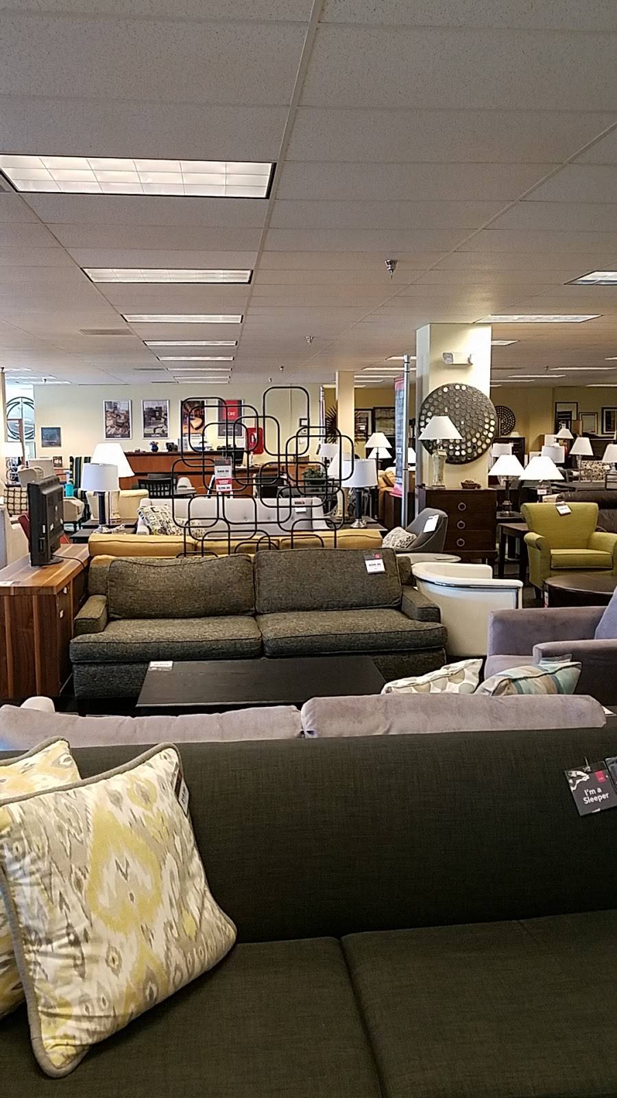 CORT Furniture Outlet | 801 Hampton Park Blvd, Capitol Heights, MD 20743, USA | Phone: (301) 324-8684