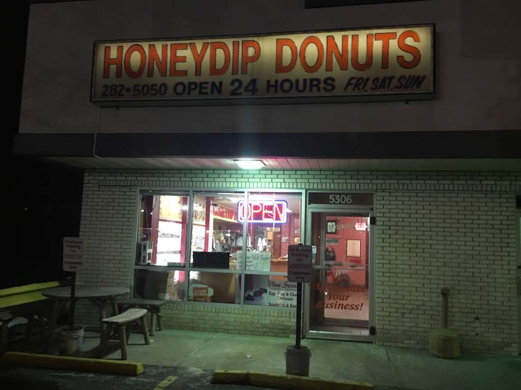 Honeydip Donuts | 5306 S 27th St, Milwaukee, WI 53221, United States | Phone: (414) 282-5050