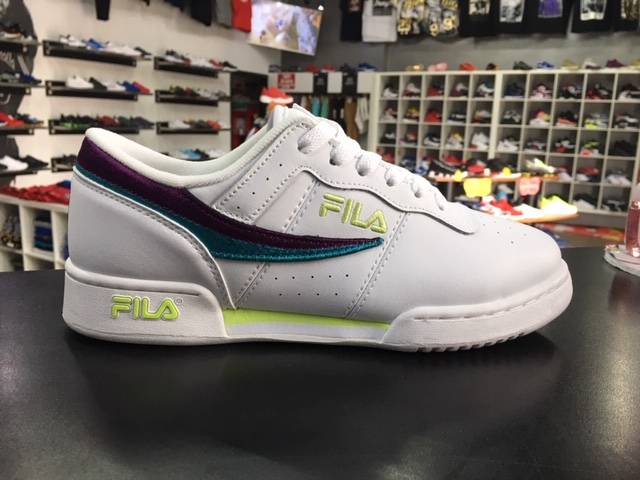 Elite Footwear | 811 E Berry St, Fort Worth, TX 76110, USA | Phone: (817) 207-9895