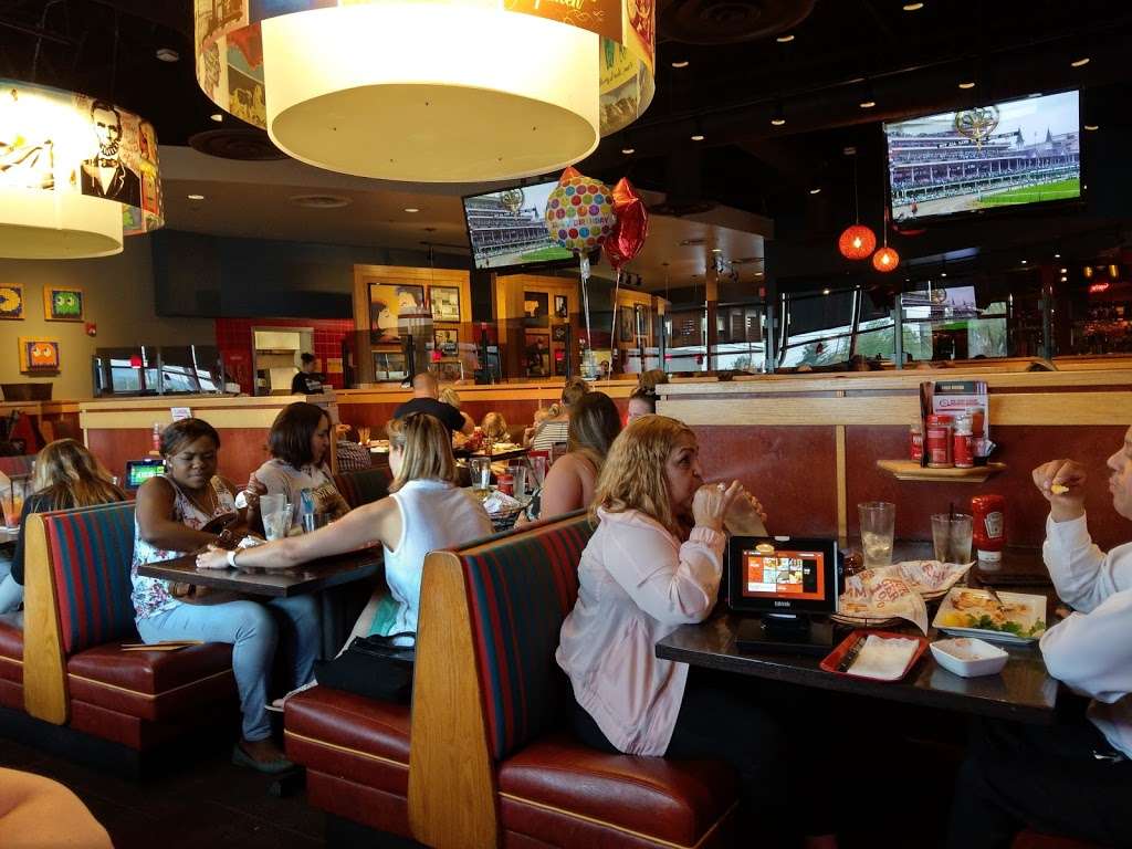 Red Robin Gourmet Burgers and Brews | 1875 Airport Rd, Allentown, PA 18109, USA | Phone: (610) 266-1776