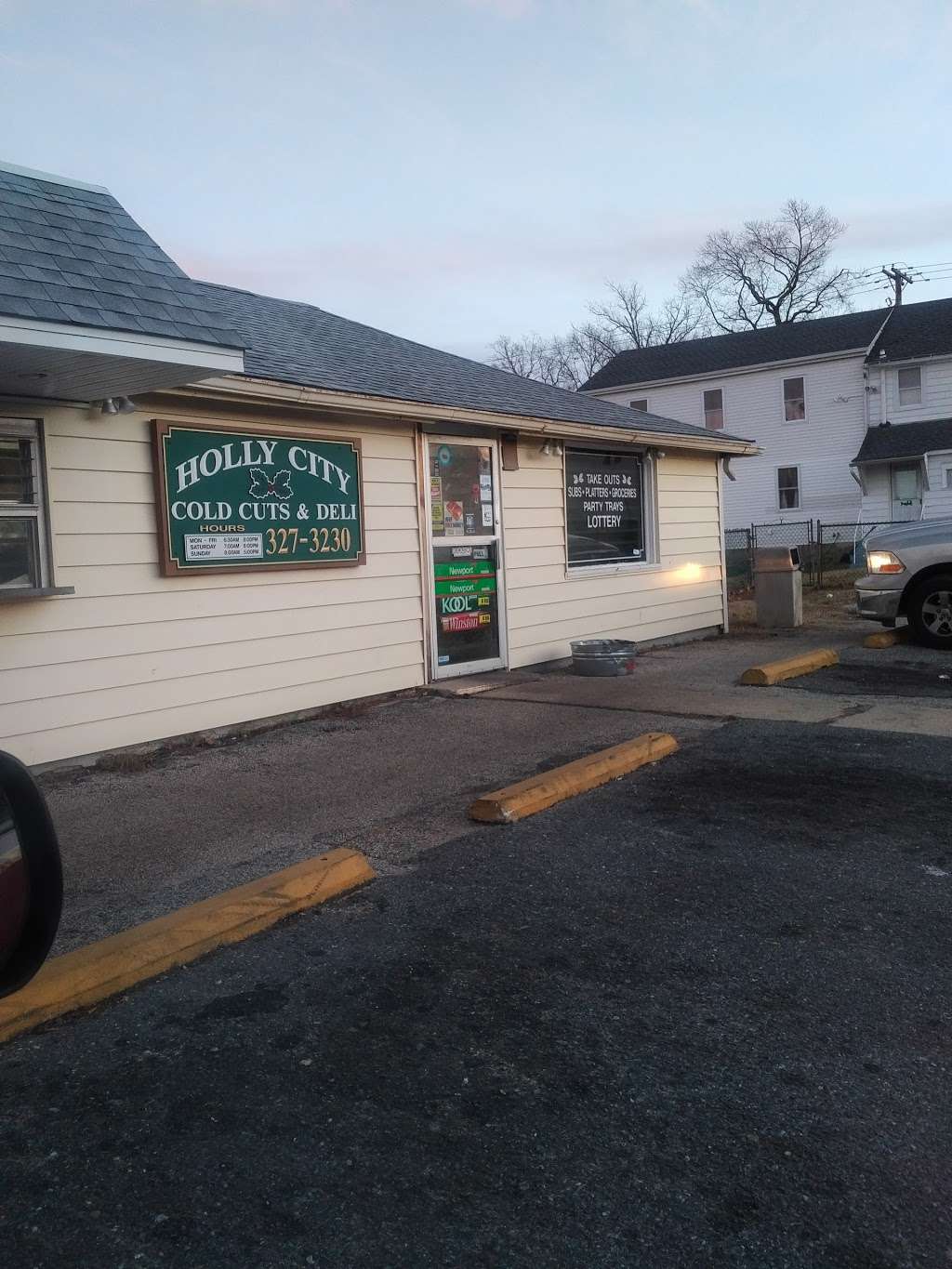 Holly City Cold Cuts & Deli | 605 N 10th St, Millville, NJ 08332, USA | Phone: (856) 327-3230