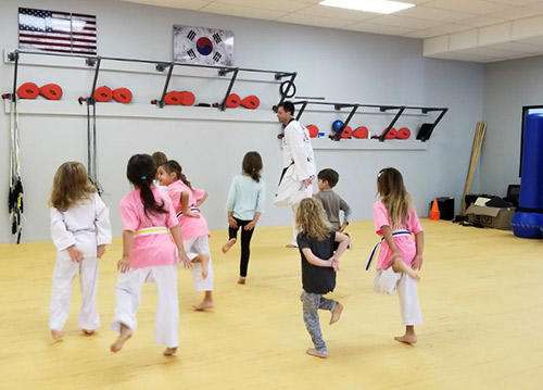 Tae Ryong Taekwondo | 668 N Moorpark Rd, Thousand Oaks, CA 91360, USA | Phone: (805) 371-8795