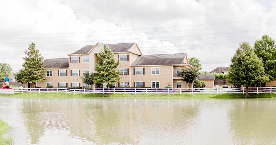 Willow Lake Apartments | 2425 Katy Flewellen Rd, Katy, TX 77494, USA | Phone: (844) 804-0809