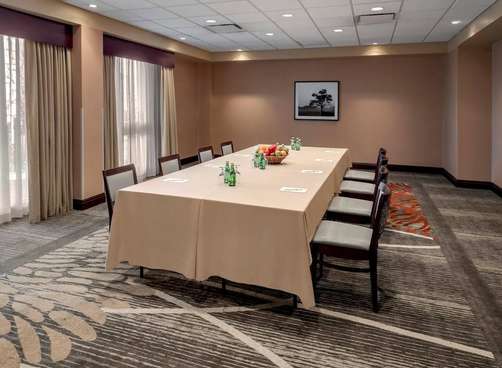 DoubleTree by Hilton Hotel Pittsburgh Airport | 8402 University Blvd, Moon Twp, PA 15108, USA | Phone: (412) 329-1400