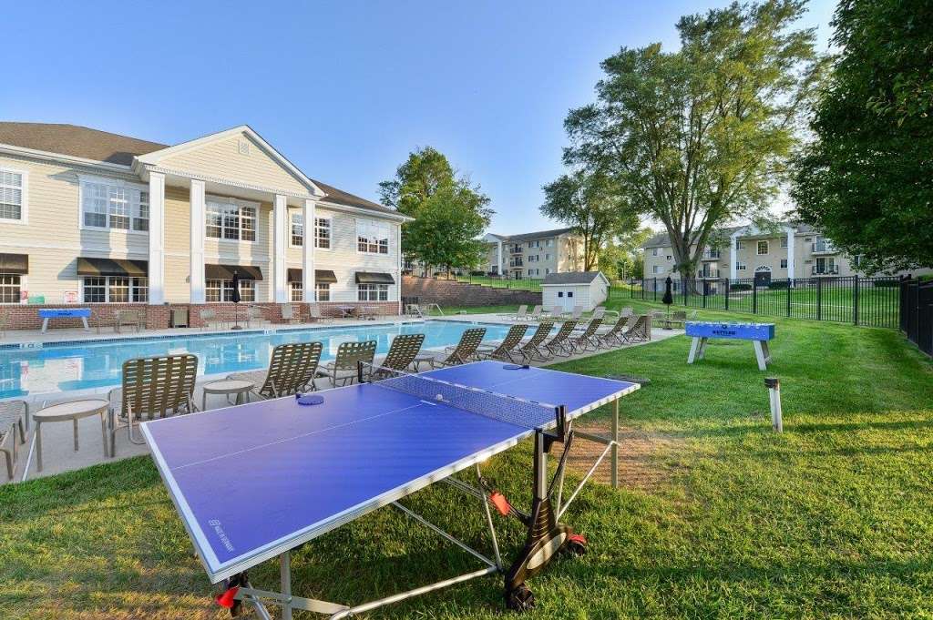 Stonegate at Devon Apartment Homes | 300 Avon Rd, Devon, PA 19333 | Phone: (610) 708-0212