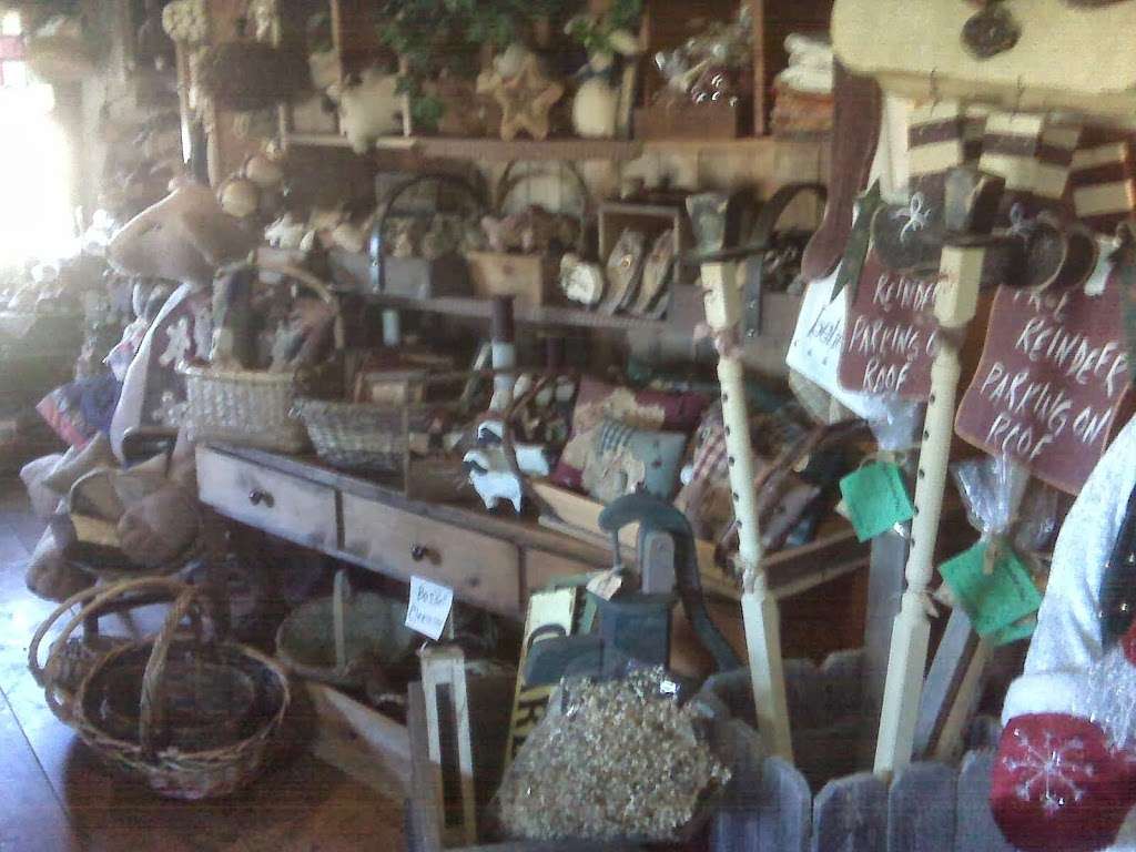 Old Mule Farm Crafts | 4050 E State Route 10, Wood Heights, MO 64024, USA | Phone: (816) 630-2068