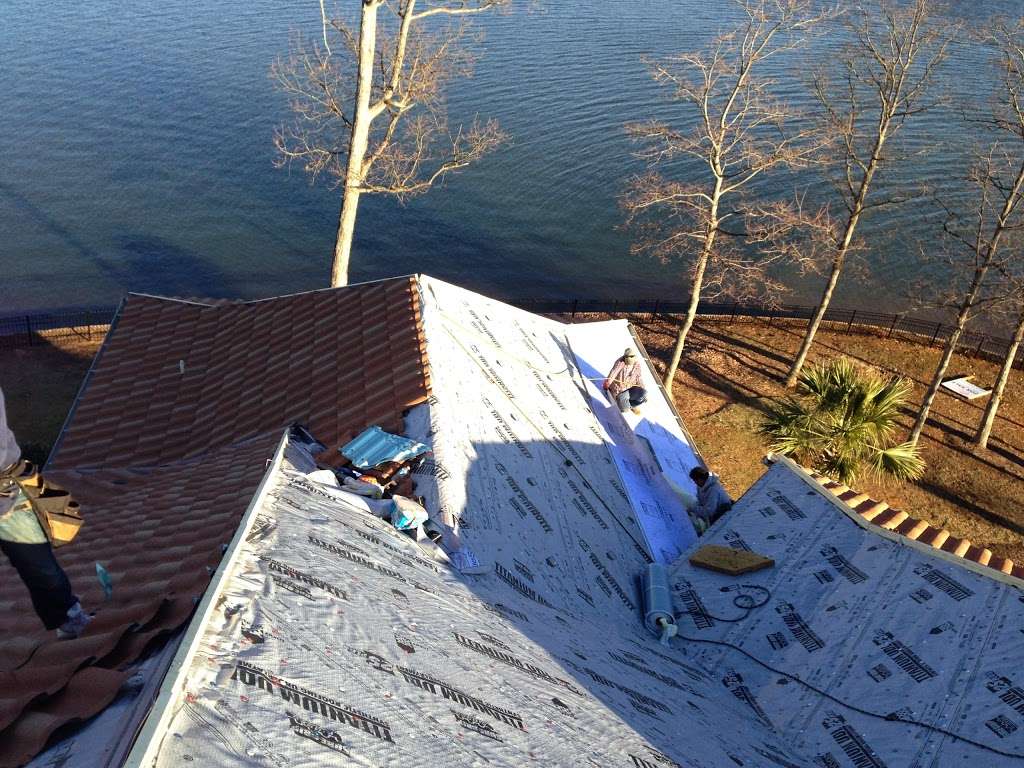 Under 1 Roof Construction | 272 Bridgewater Ln, Mooresville, NC 28117, USA | Phone: (704) 896-1700
