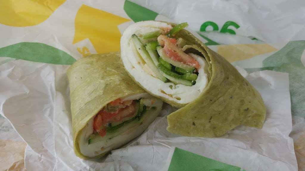 Subway Restaurants | 2380 E Main St, Plainfield, IN 46168, USA | Phone: (317) 839-6608