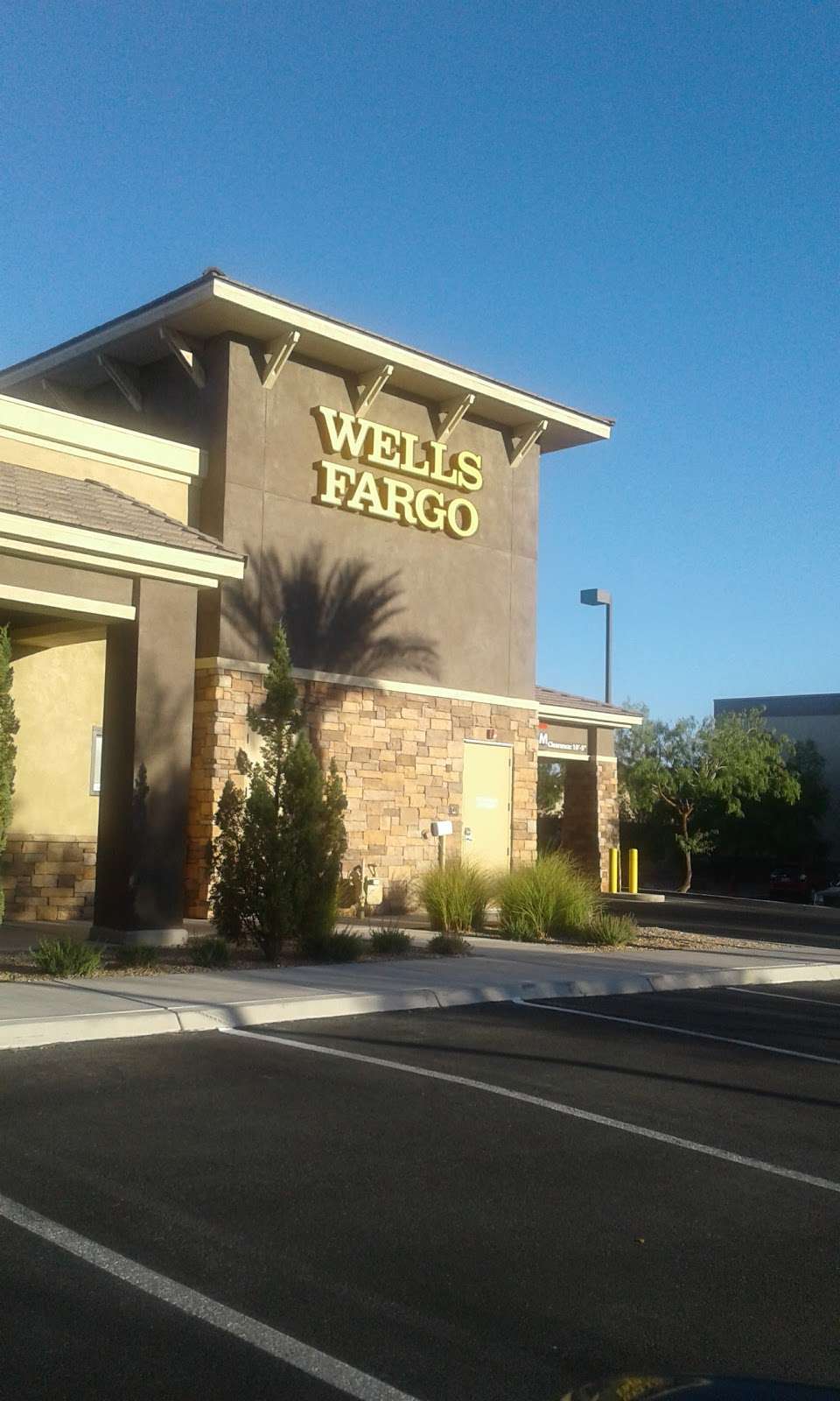 Wells Fargo Bank | 2930 Bicentennial Pkwy, Henderson, NV 89044, USA | Phone: (702) 567-4120