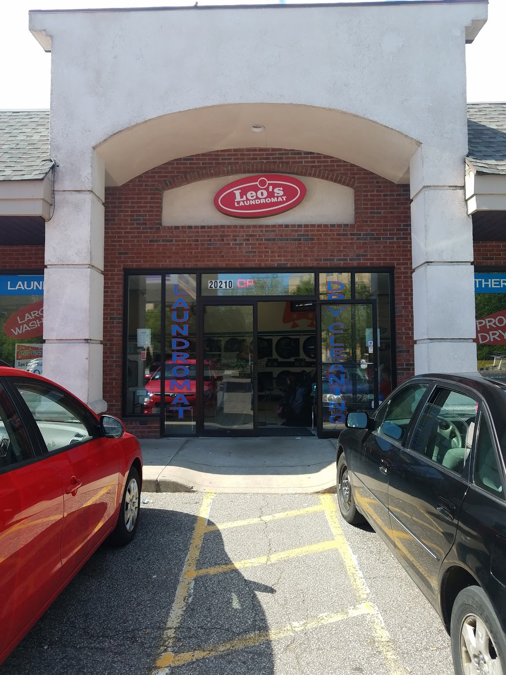 Leos Laundromat | 20210 Lorain Rd, Cleveland, OH 44126, USA | Phone: (440) 331-9274