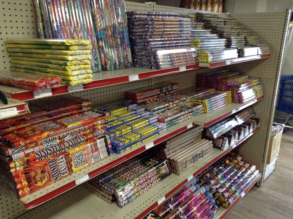 Pyro Dudes Fireworks LLC | 6173 Williamsport Pike, Falling Waters, WV 25419, USA | Phone: (681) 242-3222