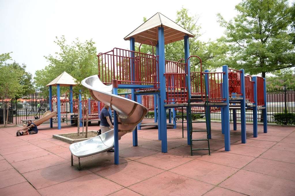Lopez Playground | Forest av and, Clove Rd, Staten Island, NY 10310, USA | Phone: (212) 639-9675